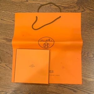 Hermès shopping bag and belt box